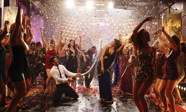 Yeh Jawaani Hai Deewani song Badtameez dil pics: Ranbir Kapoor pours champagne over Deepika Padukone!